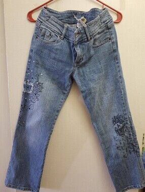 LIKE NEW Z. Cavaricci Blue Embellished Skinny Capri/Jeans